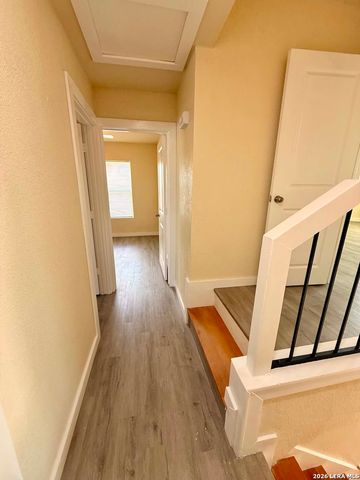 8416 FOREST RIDGE DR, San Antonio, TX 78239