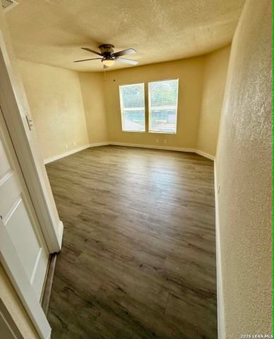 8416 FOREST RIDGE DR, San Antonio, TX 78239