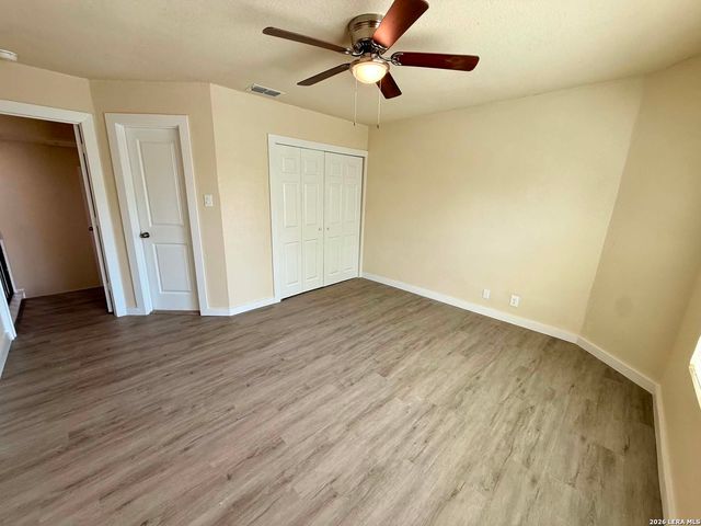 8416 FOREST RIDGE DR, San Antonio, TX 78239
