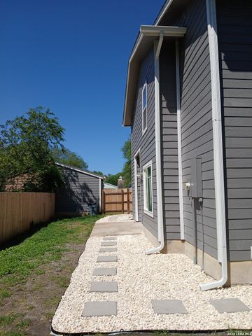 8416 FOREST RIDGE DR, San Antonio, TX 78239