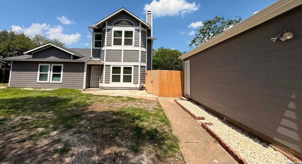 8416 FOREST RIDGE DR, San Antonio, TX 78239