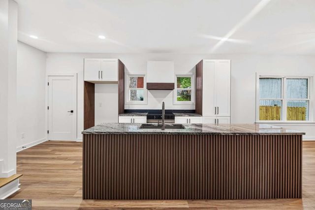 708 Rochelle Drive SW, Atlanta, GA 30310