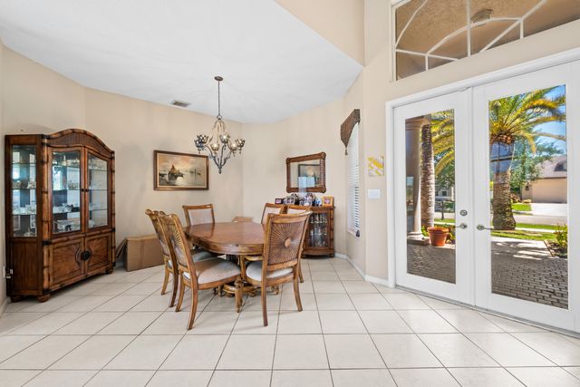 8027 N Savannah Circle, Davie, FL 33328