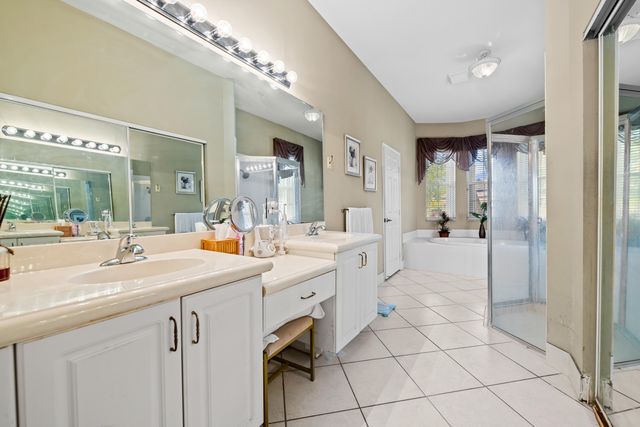 8027 N Savannah Circle, Davie, FL 33328