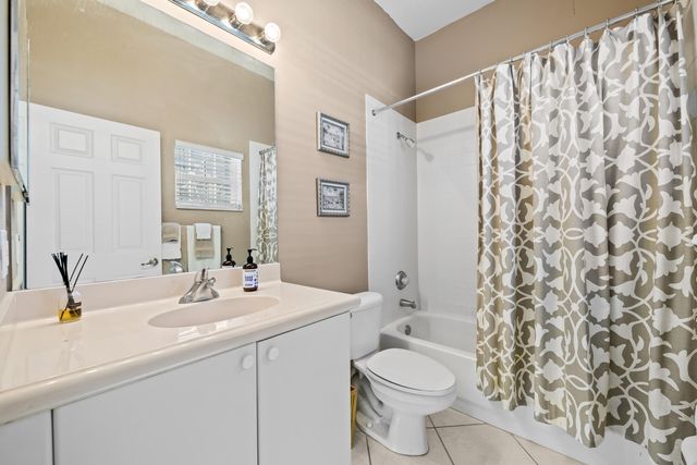 8027 N Savannah Circle, Davie, FL 33328