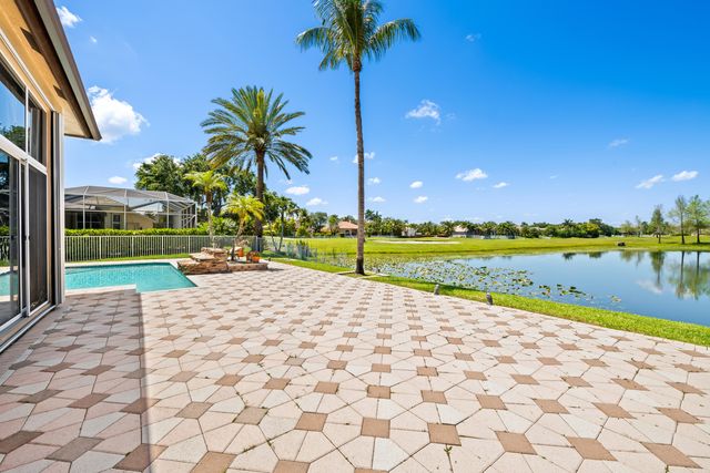 8027 N Savannah Circle, Davie, FL 33328