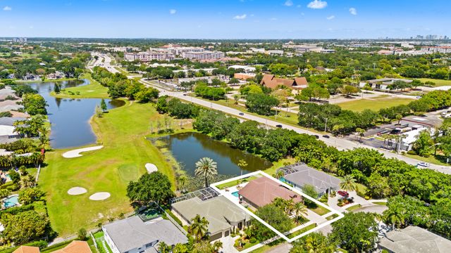 8027 N Savannah Circle, Davie, FL 33328