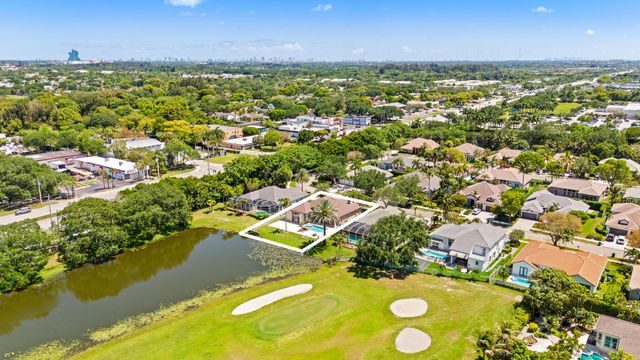 8027 N Savannah Circle, Davie, FL 33328