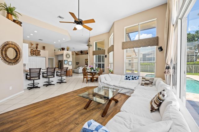 8027 N Savannah Circle, Davie, FL 33328