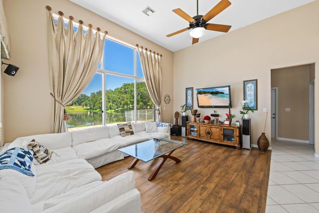 8027 N Savannah Circle, Davie, FL 33328