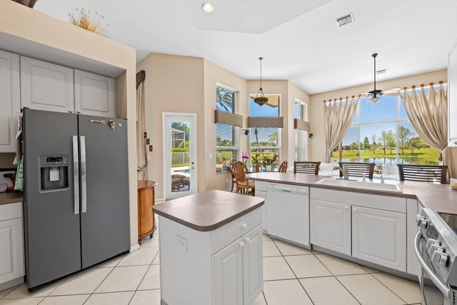 8027 N Savannah Circle, Davie, FL 33328
