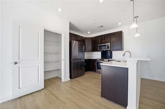 1509 Waitsel Dr Unit 204, Chesapeake, VA 23320