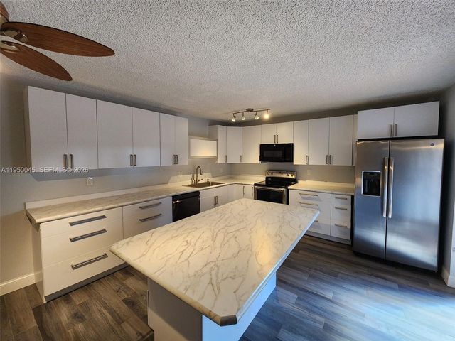 2080 SW 90th Ave C-13, Davie, FL 33324