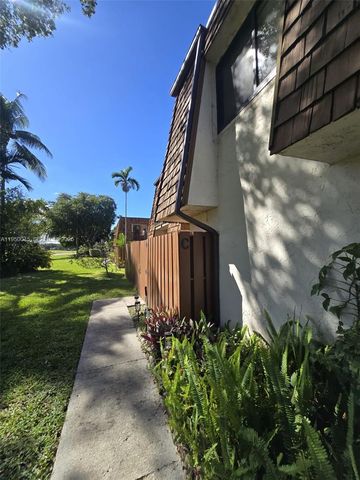 2080 SW 90th Ave C-13, Davie, FL 33324