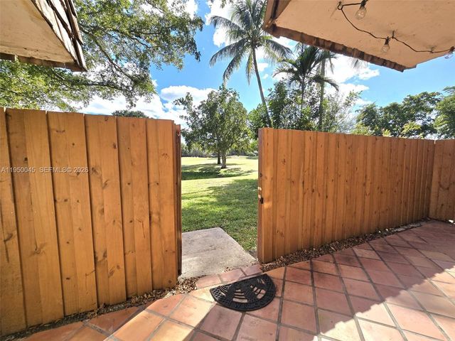 2080 SW 90th Ave C-13, Davie, FL 33324