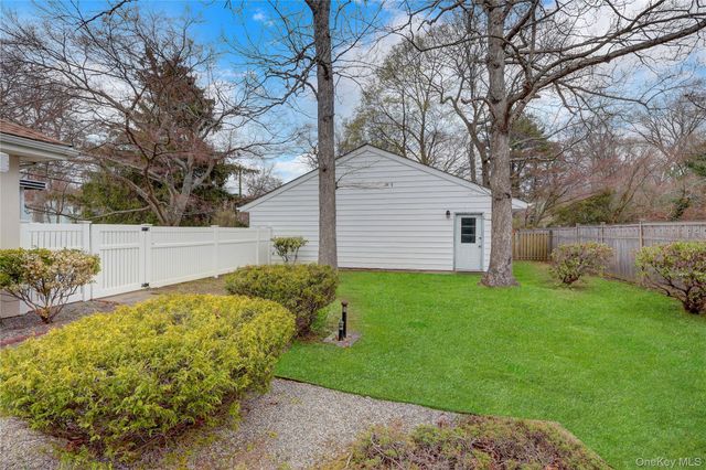 276 Woodlawn Avenue, Saint James, NY 11780