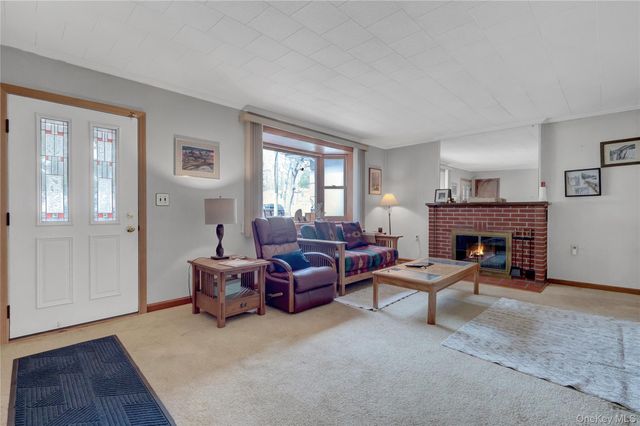 276 Woodlawn Avenue, Saint James, NY 11780