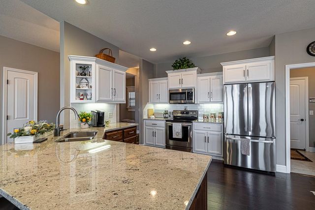 4403 Stonebridge Drive W, St Joseph, MO 64505