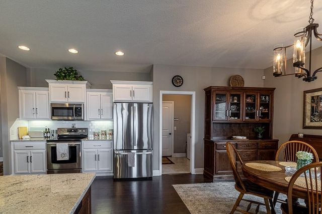 4403 Stonebridge Drive W, St Joseph, MO 64505