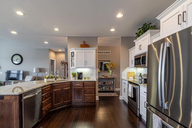 4403 Stonebridge Drive W, St Joseph, MO 64505