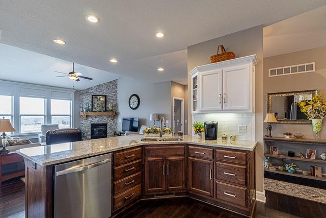 4403 Stonebridge Drive W, St Joseph, MO 64505