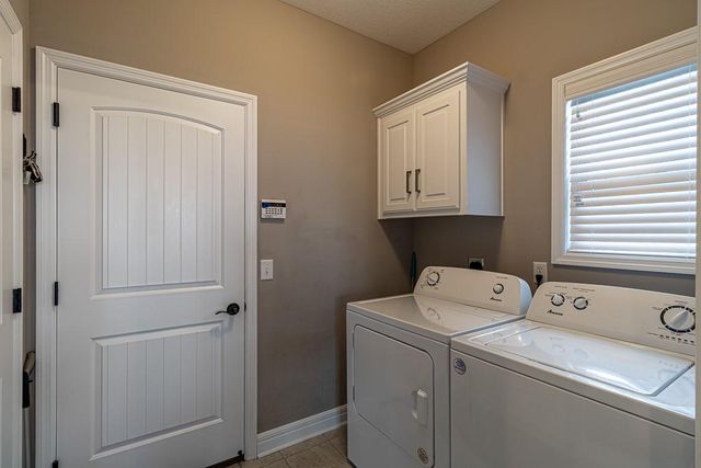 4403 Stonebridge Drive W, St Joseph, MO 64505