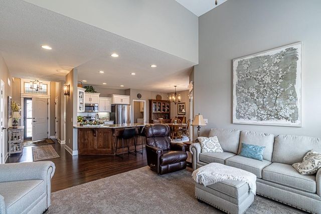 4403 Stonebridge Drive W, St Joseph, MO 64505