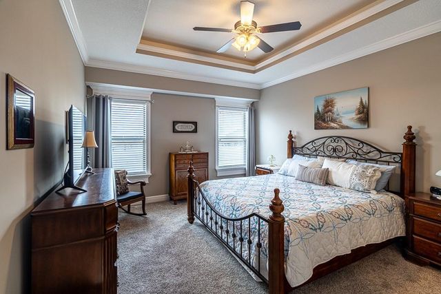 4403 Stonebridge Drive W, St Joseph, MO 64505