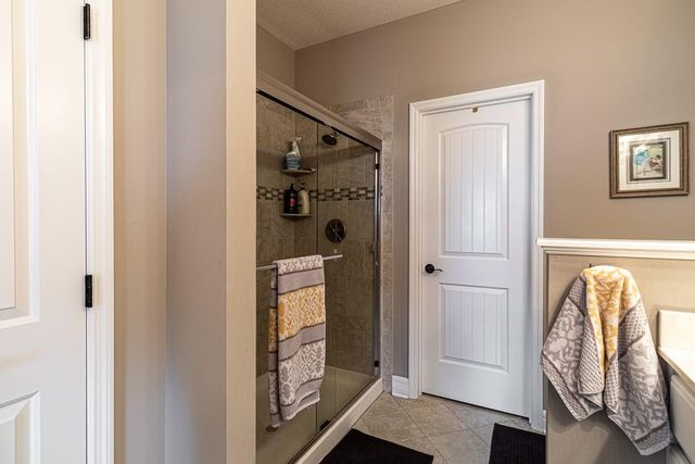 4403 Stonebridge Drive W, St Joseph, MO 64505