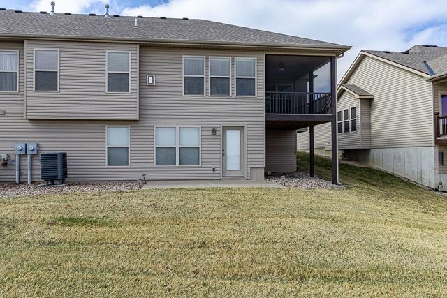 4403 Stonebridge Drive W, St Joseph, MO 64505