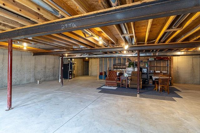 4403 Stonebridge Drive W, St Joseph, MO 64505