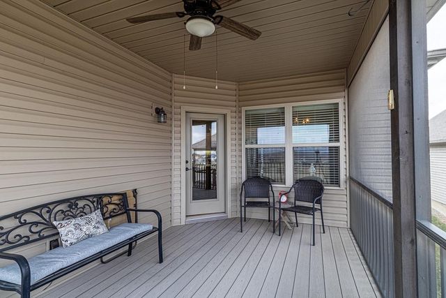 4403 Stonebridge Drive W, St Joseph, MO 64505