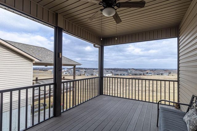 4403 Stonebridge Drive W, St Joseph, MO 64505