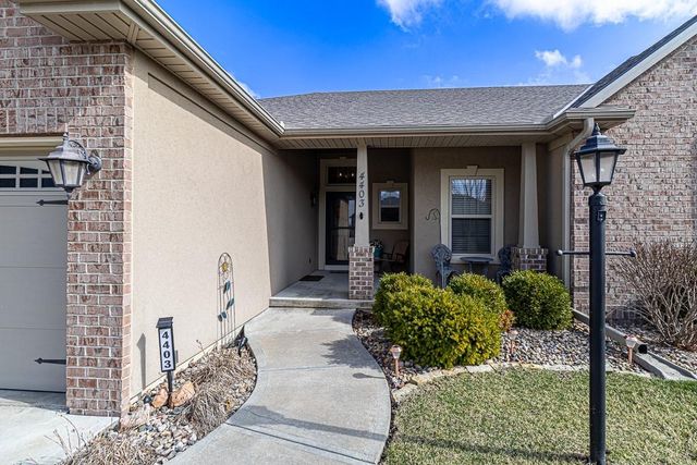 4403 Stonebridge Drive W, St Joseph, MO 64505