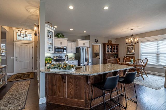 4403 Stonebridge Drive W, St Joseph, MO 64505