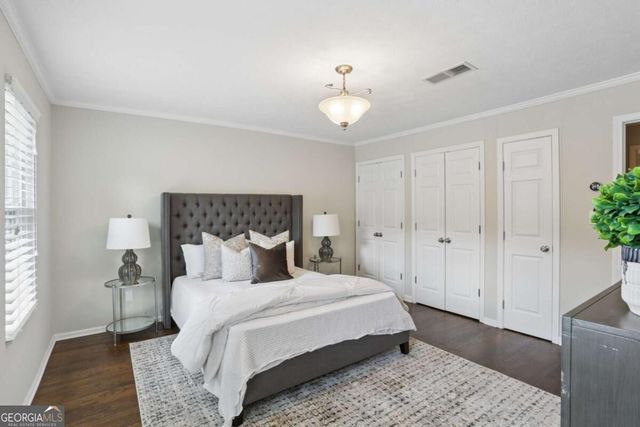 11 Scotland Place NW, Atlanta, GA 30318