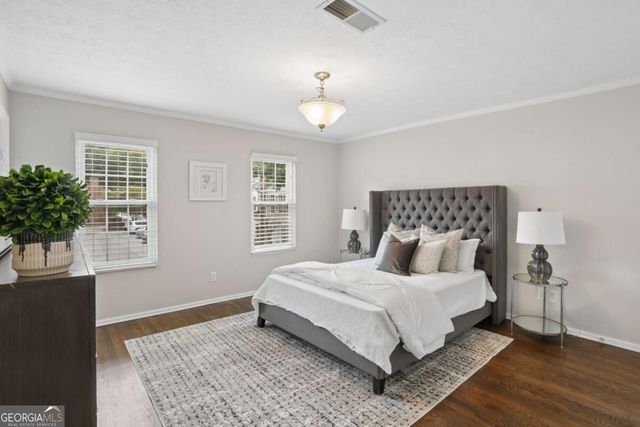 11 Scotland Place NW, Atlanta, GA 30318