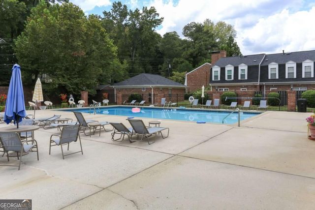 11 Scotland Place NW, Atlanta, GA 30318