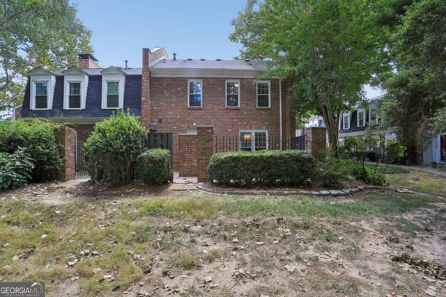 11 Scotland Place NW, Atlanta, GA 30318