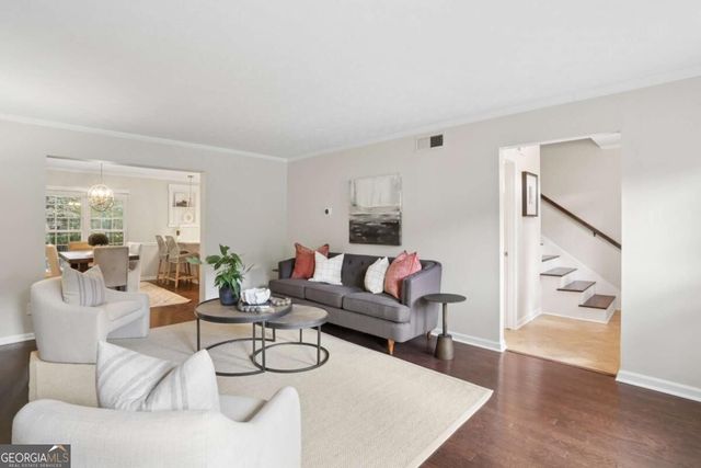 11 Scotland Place NW, Atlanta, GA 30318