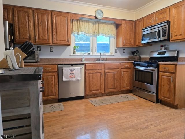 111 Central St, Manville Boro, NJ 08835