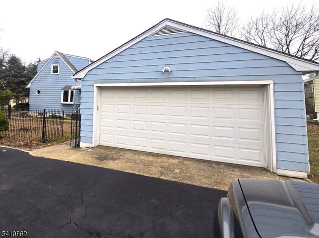 111 Central St, Manville Boro, NJ 08835