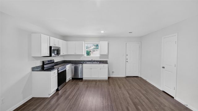 2128 RW Bivens Lane, Fort Worth, TX 76105