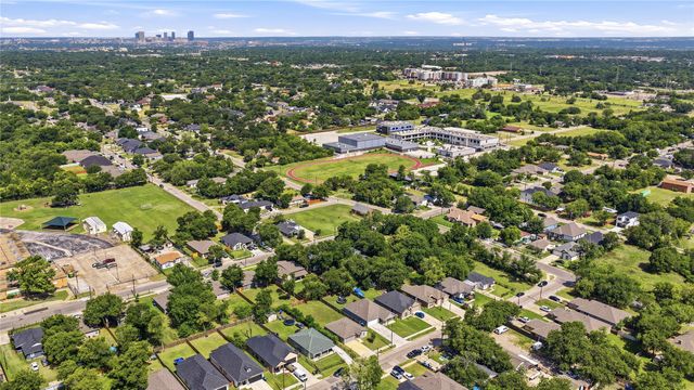 2128 RW Bivens Lane, Fort Worth, TX 76105