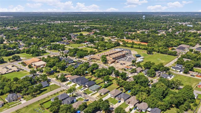 2128 RW Bivens Lane, Fort Worth, TX 76105