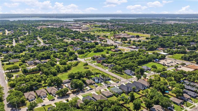 2128 RW Bivens Lane, Fort Worth, TX 76105