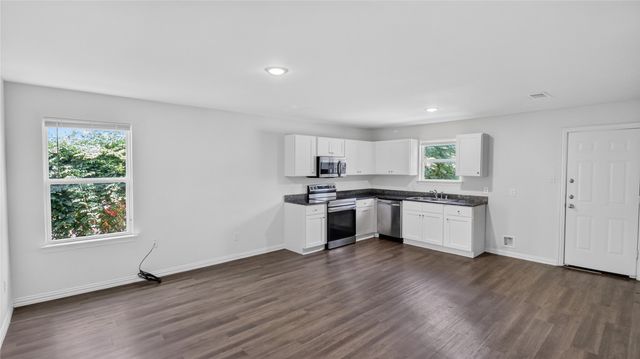 2128 RW Bivens Lane, Fort Worth, TX 76105