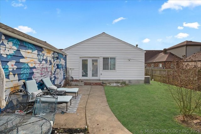 1516 S College Avenue, Tulsa, OK 74104