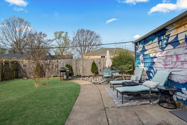 1516 S College Avenue, Tulsa, OK 74104