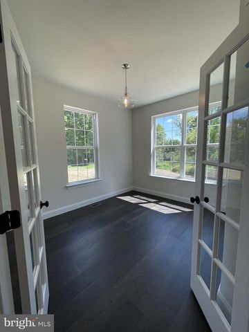 10 HIDDEN POND DR, Reading, PA 19607